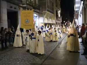 Setmana Santa 2017 a Girona. Process&oacute; del Sant Enterrament