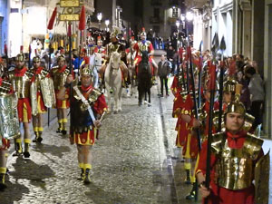 Setmana Santa 2017 a Girona. Process&oacute; del Sant Enterrament