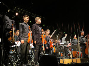 Festival Strenes 2017. Concert Tossudament Llach a les escales de la Catedral