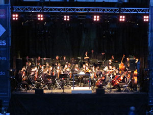 Festival Strenes 2017. Concert Tossudament Llach a les escales de la Catedral