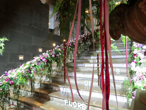 Temps de Flors 2017. Instal&middot;lacions i muntatges florals a l'Ajuntament de Girona i el Teatre Municipal