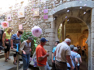 Temps de Flors 2017. Decoracions florals als diversos espais dels Banys &Agrave;rabs