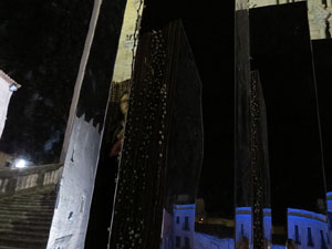 Temps de Flors 2017. Instal&middot;laci&oacute; 'Codi Petri' a les escales de la Catedral