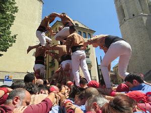 Temps de Flors 2017. Diada Castellera a la pla&ccedil;a de Sant Feliu amb els Marrecs de Salt, els Xics de Granollers, i els Xiquets de Reus