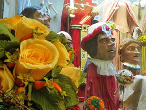 Temps de Flors 2017. Instal&middot;laci&oacute; 'Vint anys de festa, vint anys de rams' a l'entrada del Museu d'Hist&ograve;ria
