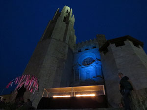 Temps de Flors 2017. The Musical Fire Kult. Espectacle musical i visual amb foc a les escales de l'esgl&eacute;sia de Sant Feliu