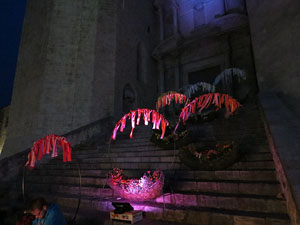 Temps de Flors 2017. The Musical Fire Kult. Espectacle musical i visual amb foc a les escales de l'esgl&eacute;sia de Sant Feliu