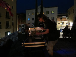 Temps de Flors 2017. The Musical Fire Kult. Espectacle musical i visual amb foc a les escales de l'esgl&eacute;sia de Sant Feliu