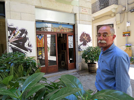 Temps de Flors 2017. Instal&middot;laci&oacute; 'Jard&iacute; B/Vot&agrave;nic' a la pla&ccedil;a Bell-lloc