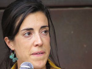 Temps de Flors 2017. Presentaci&oacute; del llibre de Lara Pujol a la pla&ccedil;a del Pallol