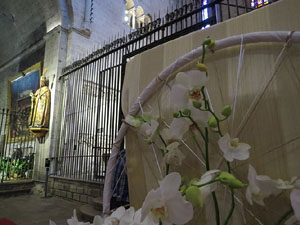 Temps de Flors 2017. Decoracions florals a l'interior de la nau g&ograve;tica de Sant Feliu