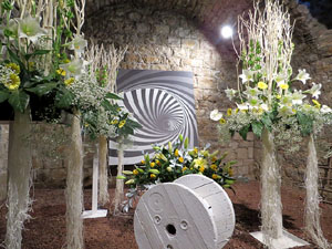 Temps de Flors 2017. Decoracions florals als baixos de l'edifici de les Sarra&iuml;nes