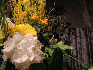 Temps de Flors 2017. Decoracions florals als baixos de l'edifici de les Sarra&iuml;nes