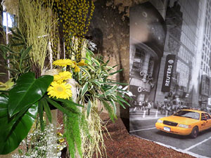 Temps de Flors 2017. Decoracions florals als baixos de l'edifici de les Sarra&iuml;nes