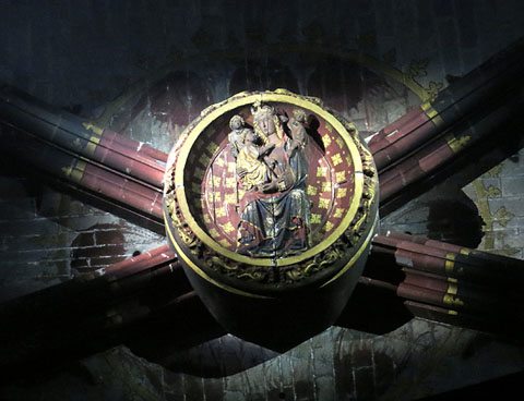Clau de volta de la nau il&middot;luminada durant l'espectacle