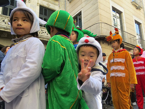 Nens disfressats dels animals de l'hor&ograve;scop xin&egrave;s