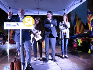 Acte de campanya pel S&Iacute; amb el President Carles Puigdemont a la pla&ccedil;a de la Independ&egrave;ncia