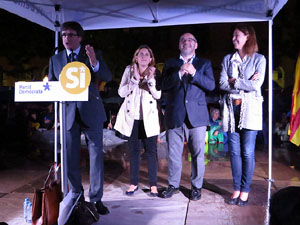 Acte de campanya pel S&Iacute; amb el President Carles Puigdemont a la pla&ccedil;a de la Independ&egrave;ncia