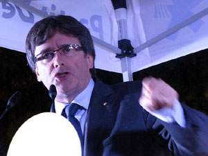Acte de campanya pel S&Iacute; amb el President Carles Puigdemont a la pla&ccedil;a de la Independ&egrave;ncia
