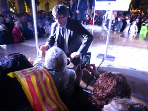Acte de campanya pel S&Iacute; amb el President Carles Puigdemont a la pla&ccedil;a de la Independ&egrave;ncia