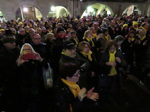 Aprovaci&oacute; oficial del canvi de nom de la pla&ccedil;a de la Constituci&oacute; per pla&ccedil;a de l'1 d'octubre de 2017