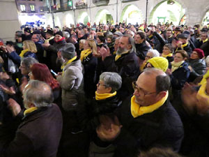 Aprovaci&oacute; oficial del canvi de nom de la pla&ccedil;a de la Constituci&oacute; per pla&ccedil;a de l'1 d'octubre de 2017
