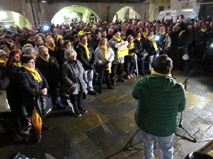Aprovaci&oacute; oficial del canvi de nom de la pla&ccedil;a de la Constituci&oacute; per pla&ccedil;a de l'1 d'octubre de 2017