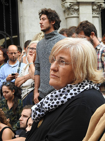 La regidora de l'Ajuntament de Girona Eva Palau, a la pla&ccedil;a del Vi