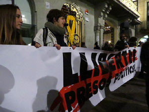 Concentraci&oacute; per la llibertat dels presos pol&iacute;tics a la pla&ccedil;a del Vi