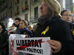 Concentraci&oacute; per la llibertat dels presos pol&iacute;tics a la pla&ccedil;a del Vi