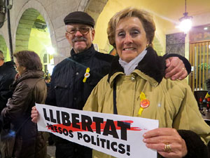 Concentraci&oacute; per la llibertat dels presos pol&iacute;tics a la pla&ccedil;a del Vi