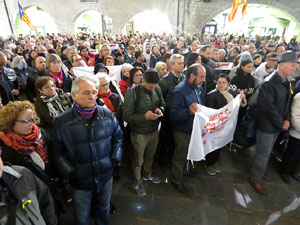 Concentraci&oacute; per la llibertat dels presos pol&iacute;tics a la pla&ccedil;a del Vi