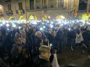 Concentraci&oacute; per la llibertat dels presos pol&iacute;tics a la pla&ccedil;a del Vi