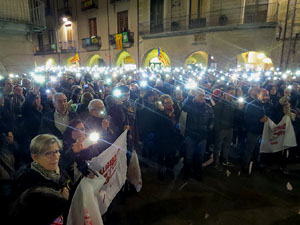 Concentraci&oacute; per la llibertat dels presos pol&iacute;tics a la pla&ccedil;a del Vi