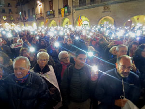 Concentraci&oacute; per la llibertat dels presos pol&iacute;tics a la pla&ccedil;a del Vi