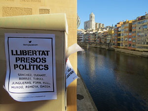 Jornada de vaga general 8N. Concentraci&oacute; davant la seu de la Generalitat a Girona