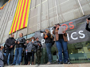 Jornada de vaga general 8N. Concentraci&oacute; davant la seu de la Generalitat a Girona