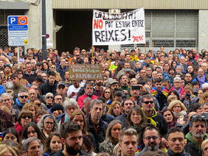 Jornada de vaga general 8N. Concentraci&oacute; davant la seu de la Generalitat a Girona