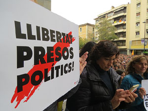 Jornada de vaga general 8N. Concentraci&oacute; davant la seu de la Generalitat a Girona