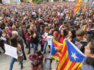 Jornada de vaga general 8N. Concentraci&oacute; davant la seu de la Generalitat a Girona