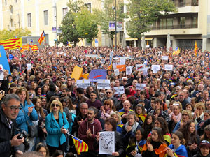 Jornada de vaga general 8N. Concentraci&oacute; davant la seu de la Generalitat a Girona