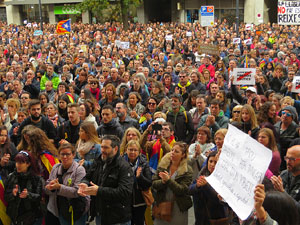 Jornada de vaga general 8N. Concentraci&oacute; davant la seu de la Generalitat a Girona