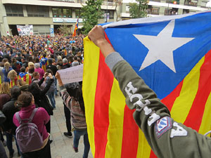 Jornada de vaga general 8N. Concentraci&oacute; davant la seu de la Generalitat a Girona