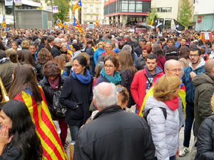 Jornada de vaga general 8N. Concentraci&oacute; davant la seu de la Generalitat a Girona
