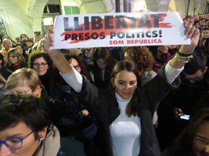 Jornada de vaga general 8N. Concentraci&oacute; a la pla&ccedil;a del Vi