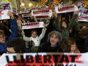 Jornada de vaga general 8N. Concentraci&oacute; a la pla&ccedil;a del Vi