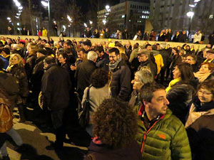 Concentraci&oacute; davant la delegaci&oacute; del govern espanyol convocada pel Comit&egrave; de Defensa de la Rep&uacute;blica (CDR) de Catalunya