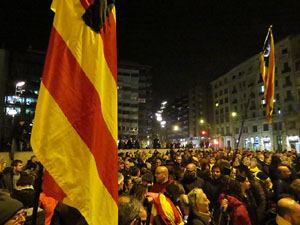 Concentraci&oacute; davant la delegaci&oacute; del govern espanyol convocada pel Comit&egrave; de Defensa de la Rep&uacute;blica (CDR) de Catalunya