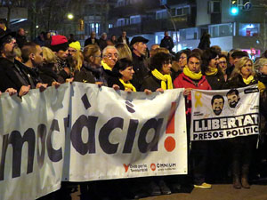 Concentraci&oacute; davant la delegaci&oacute; del govern espanyol convocada pel Comit&egrave; de Defensa de la Rep&uacute;blica (CDR) de Catalunya
