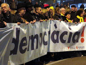 Concentraci&oacute; davant la delegaci&oacute; del govern espanyol convocada pel Comit&egrave; de Defensa de la Rep&uacute;blica (CDR) de Catalunya